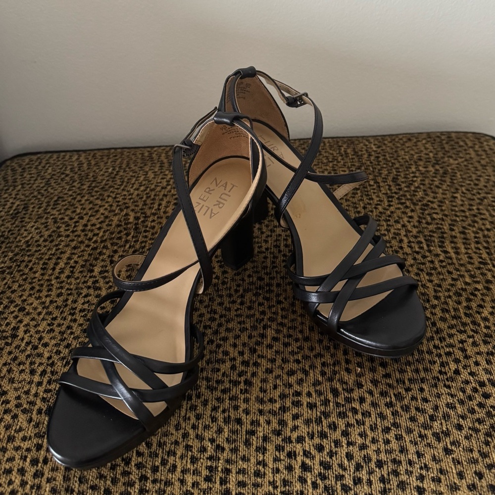 Leather Naturalizer Elegant Black Strappy Heels, NWOT, Size 7